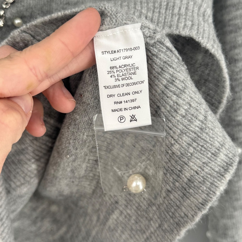 ASTR the Label Faux Pearl Embellished Cropped Cardigan Light Gray Women's Small - Picture 8 of 8
